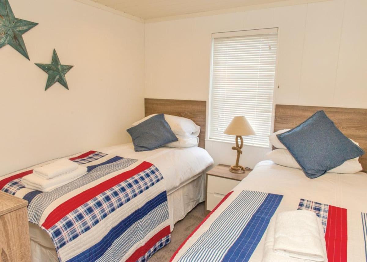 Fishguard Bay Resort Llanllawer Экстерьер фото